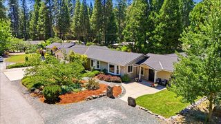 14240 Hollydale Rd, Grass Valley, CA 95945