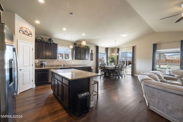 201 Verre Court, Dayton, NV 89403