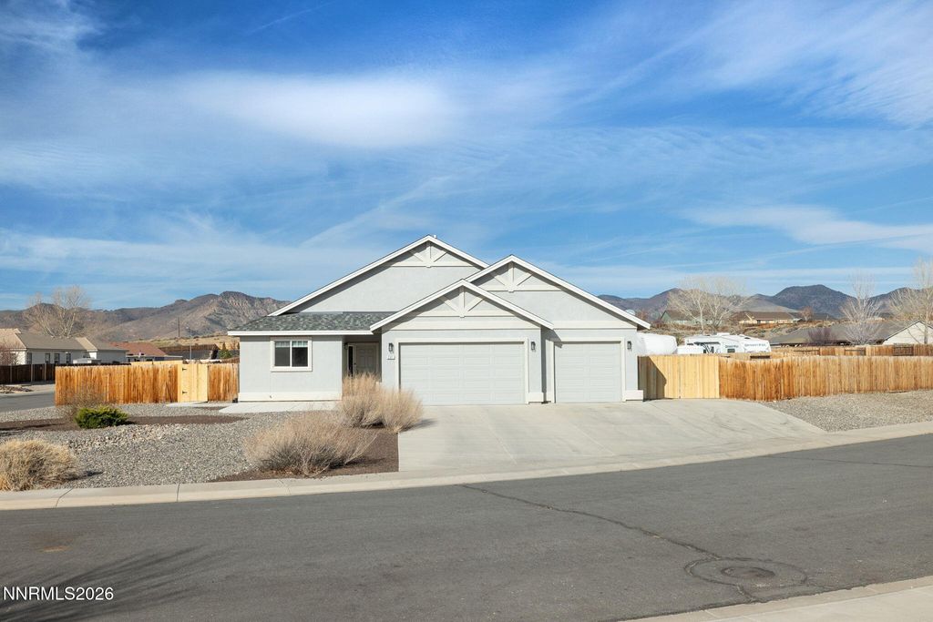 201 Verre Court, Dayton, NV 89403