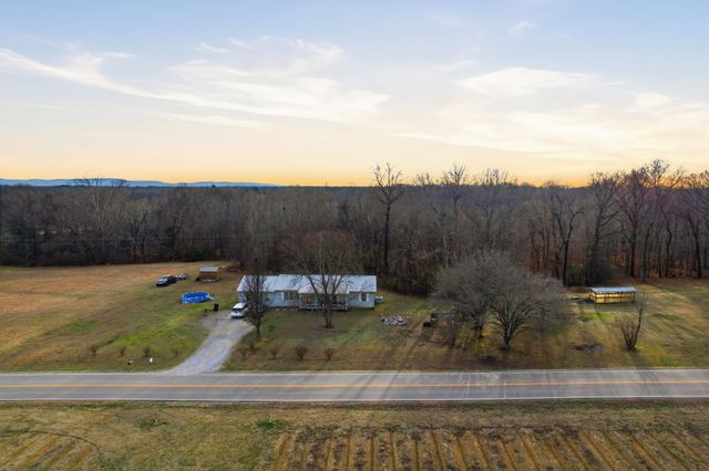 105 Farris Creek Bridge Rd, Belvidere, TN 37306