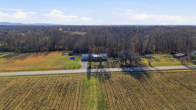 105 Farris Creek Bridge Rd, Belvidere, TN 37306