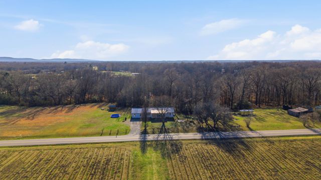 105 Farris Creek Bridge Rd, Belvidere, TN 37306