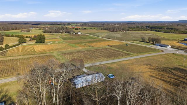 105 Farris Creek Bridge Rd, Belvidere, TN 37306