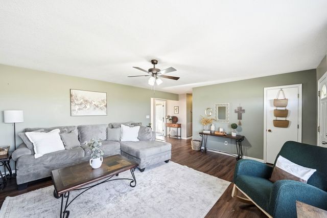 105 Farris Creek Bridge Rd, Belvidere, TN 37306