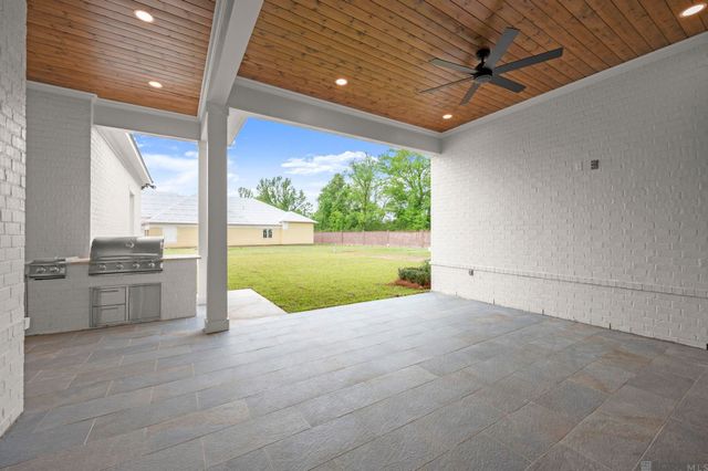 15630 Maxwell Dr, Baton Rouge, LA 70817