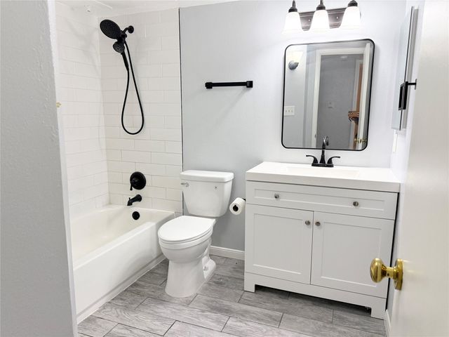 2626 Holly Hall Street 1208, Houston, TX 77054