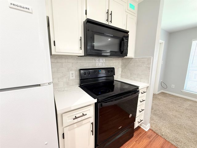 2626 Holly Hall Street 1208, Houston, TX 77054