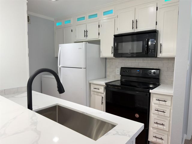 2626 Holly Hall Street 1208, Houston, TX 77054