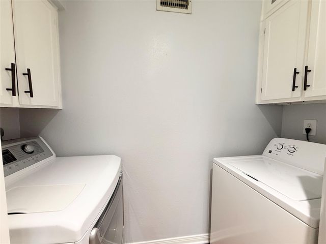 2626 Holly Hall Street 1208, Houston, TX 77054