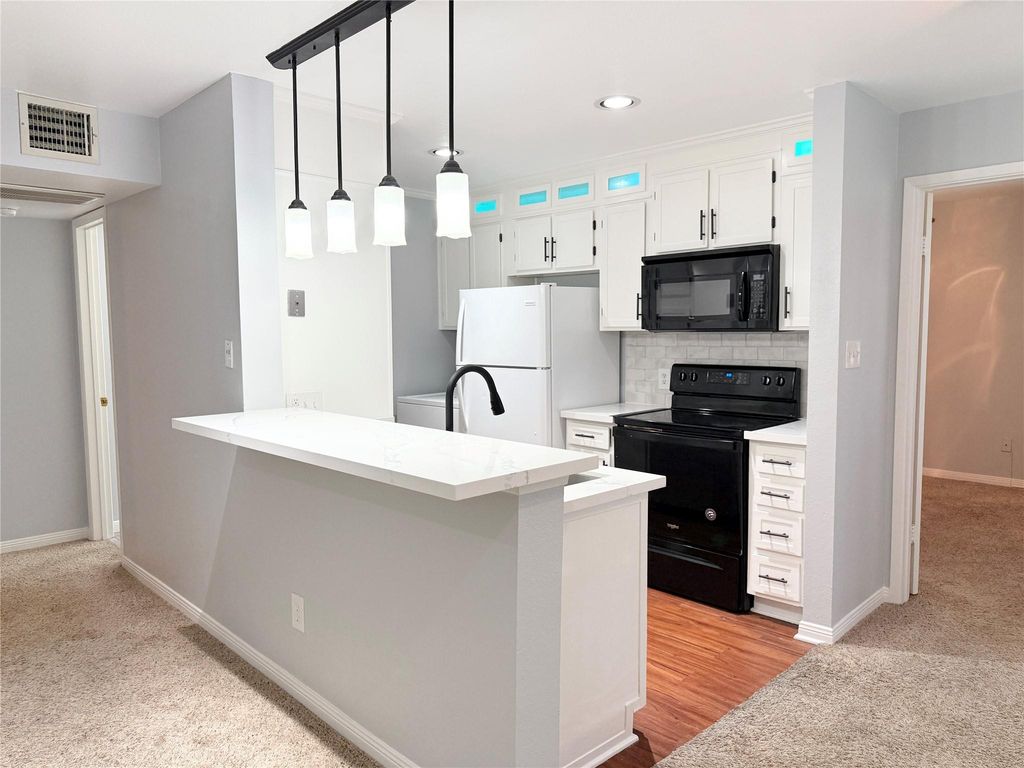 2626 Holly Hall Street 1208, Houston, TX 77054