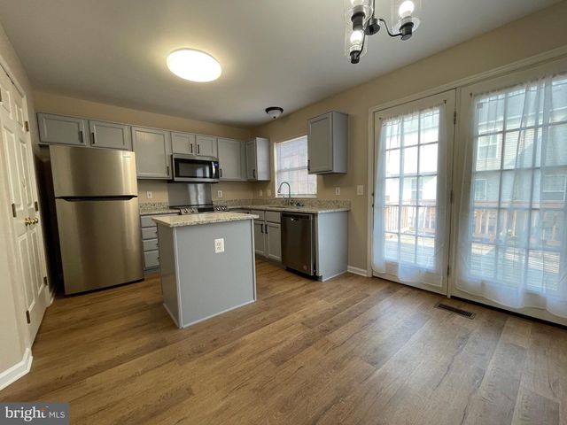 6368 MICHAEL ROBERT DR, Springfield, VA 22150