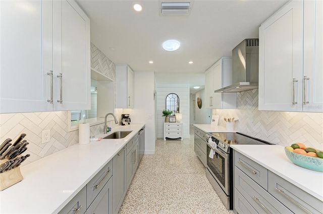 115 LOS CEDROS DRIVE, Anna Maria, FL 34216