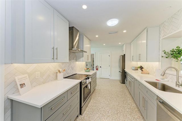 115 LOS CEDROS DRIVE, Anna Maria, FL 34216