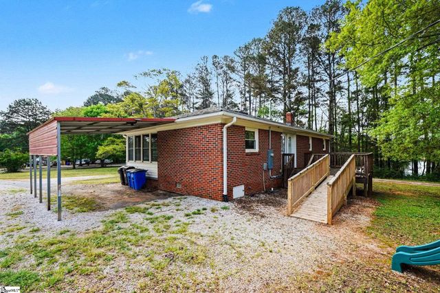 798 Coneross Creek Road, Seneca, SC 29678