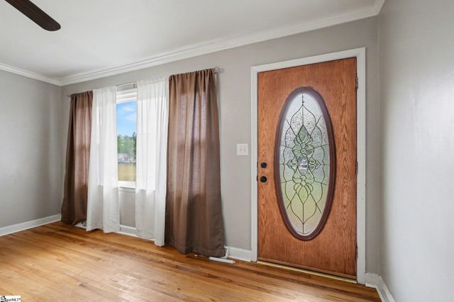 798 Coneross Creek Road, Seneca, SC 29678