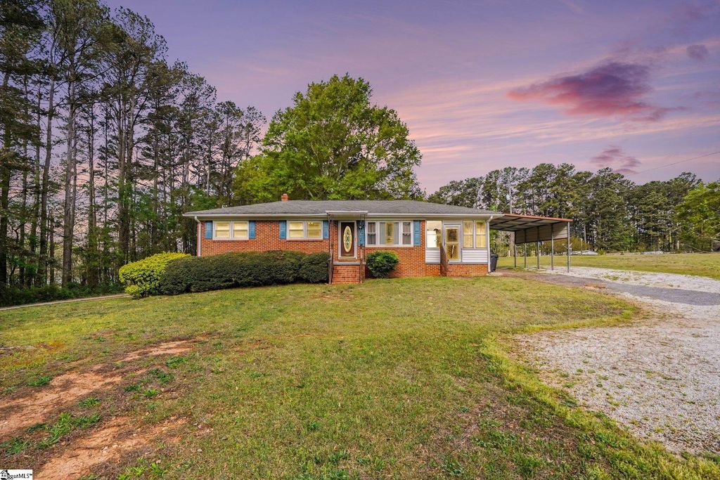798 Coneross Creek Road, Seneca, SC 29678