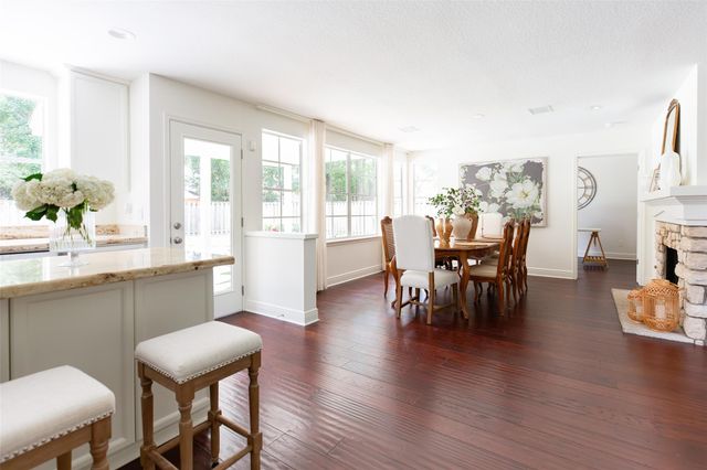 78 Lightwood Trace, The Woodlands, TX 77382