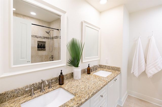 78 Lightwood Trace, The Woodlands, TX 77382