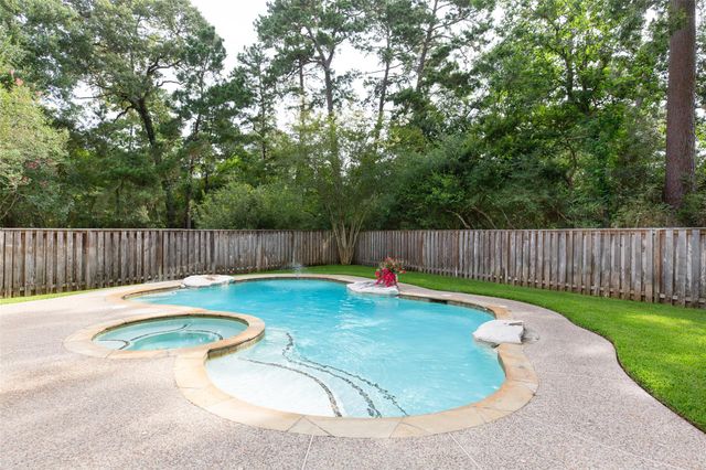 78 Lightwood Trace, The Woodlands, TX 77382