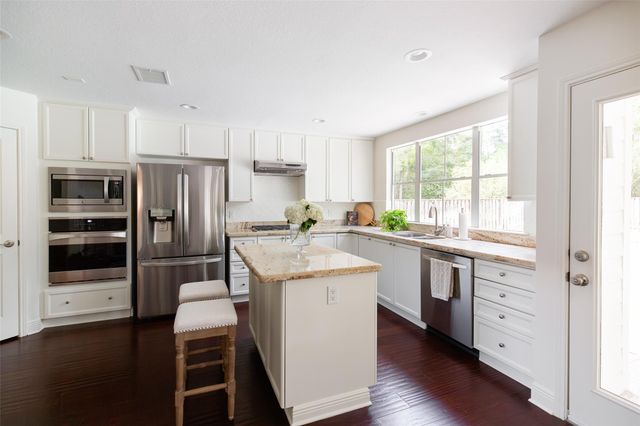 78 Lightwood Trace, The Woodlands, TX 77382