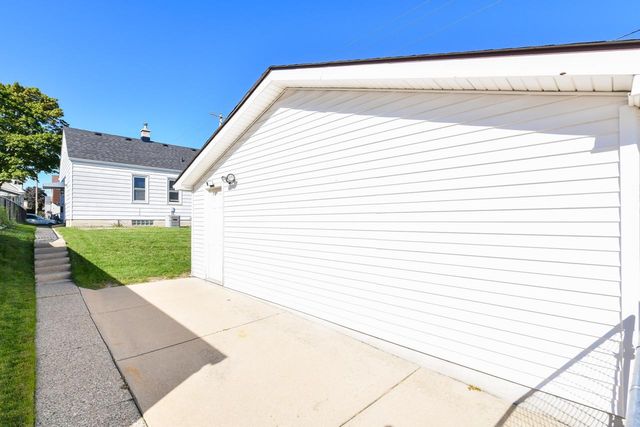 3120 S 24th STREET, Milwaukee, WI 53215