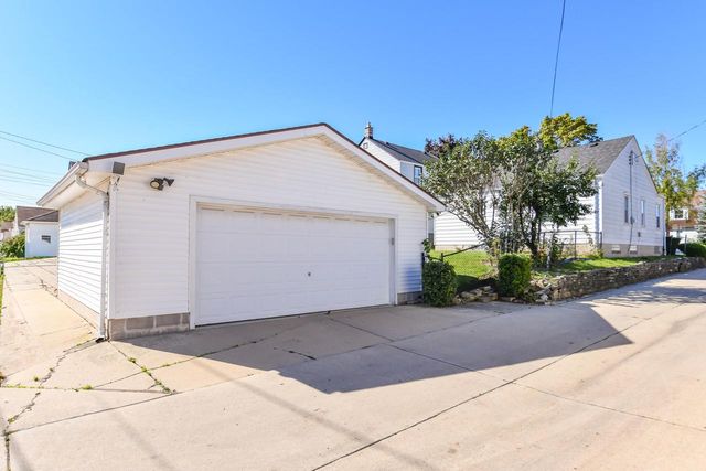 3120 S 24th STREET, Milwaukee, WI 53215