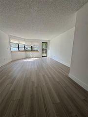20860 San Simeon Way 108-6, Miami, FL 33179