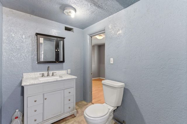 721 Isleta Boulevard SW, Albuquerque, NM 87105