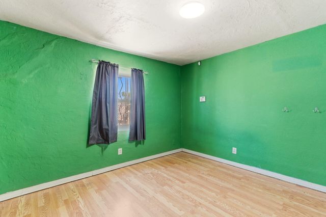 721 Isleta Boulevard SW, Albuquerque, NM 87105