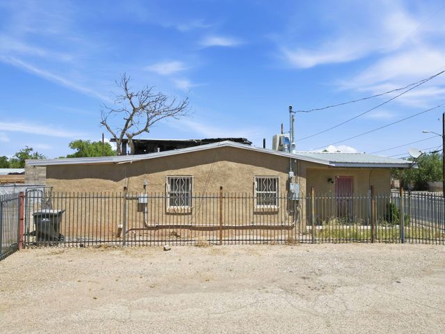 721 Isleta Boulevard SW, Albuquerque, NM 87105