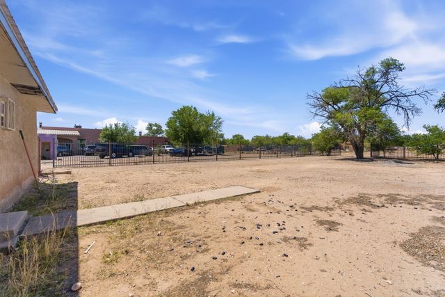721 Isleta Boulevard SW, Albuquerque, NM 87105