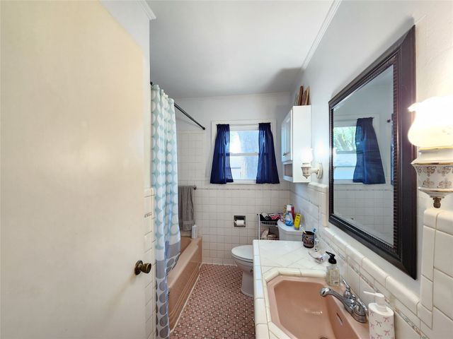 319 E Hubbard Street, Lindale, TX 75771