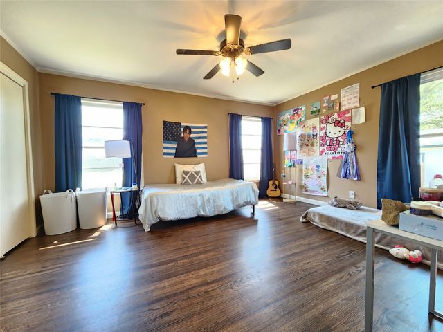 319 E Hubbard Street, Lindale, TX 75771