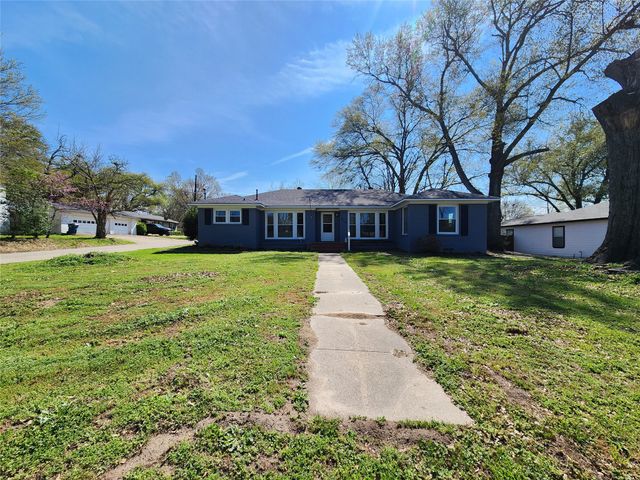319 E Hubbard Street, Lindale, TX 75771