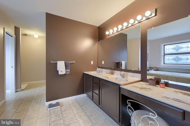 401 HARMONY LN, Douglassville, PA 19518