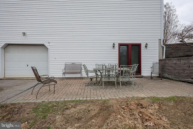 401 HARMONY LN, Douglassville, PA 19518