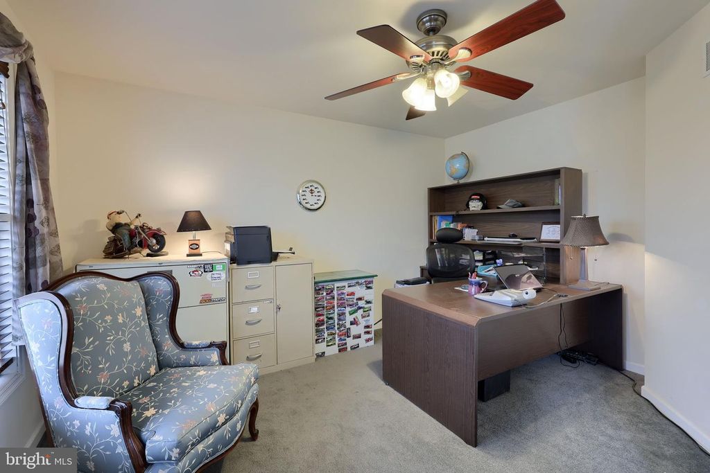 Image 17 of property listing at 401 HARMONY LN, Douglassville, PA 19518