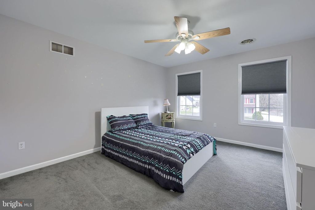 Image 28 of property listing at 401 HARMONY LN, Douglassville, PA 19518