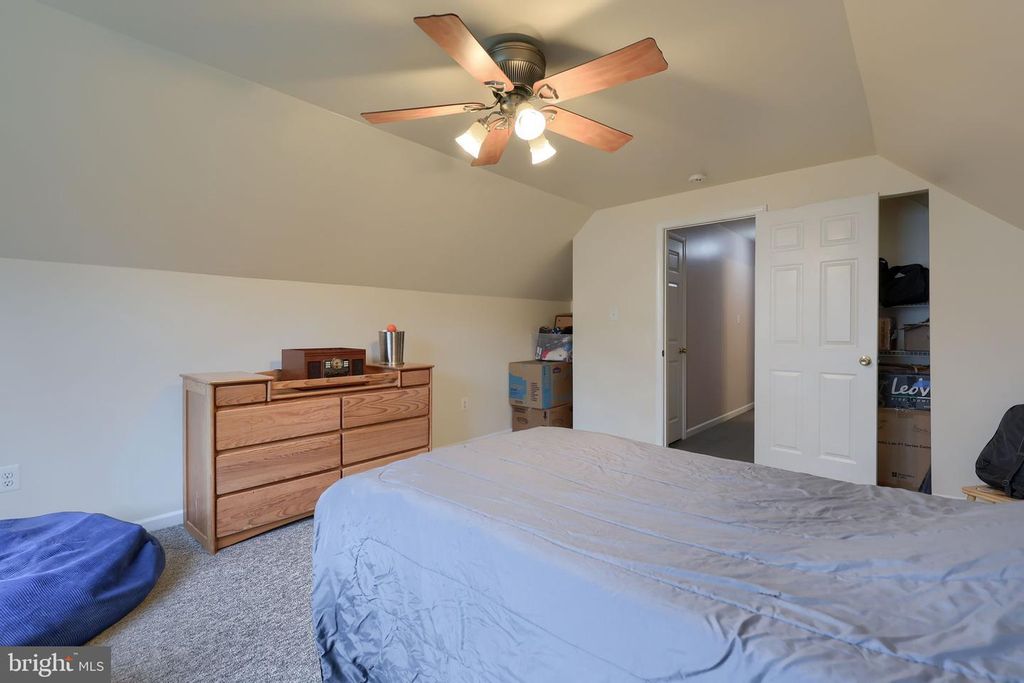 Image 31 of property listing at 401 HARMONY LN, Douglassville, PA 19518