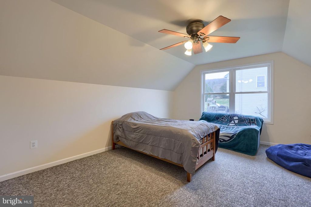 Image 32 of property listing at 401 HARMONY LN, Douglassville, PA 19518