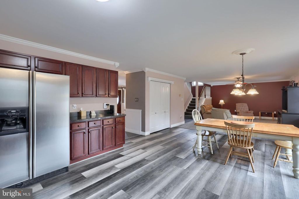 Image 9 of property listing at 401 HARMONY LN, Douglassville, PA 19518