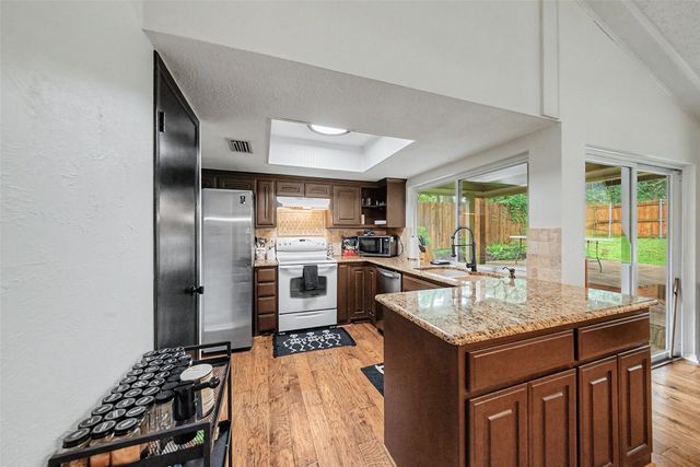303 Shelmar Drive, Euless, TX 76039