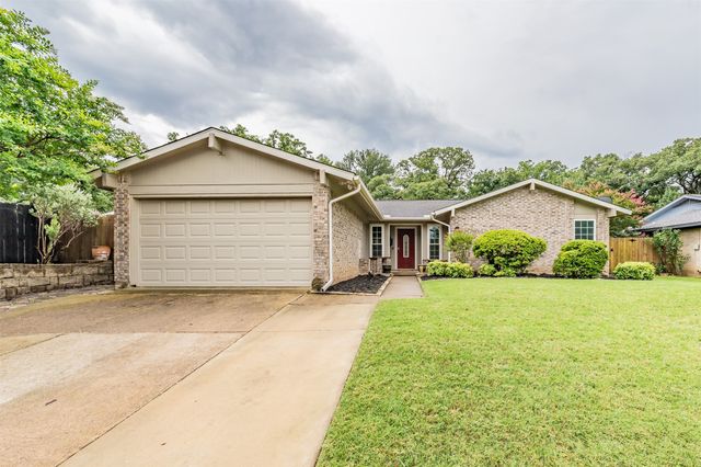 303 Shelmar Drive, Euless, TX 76039