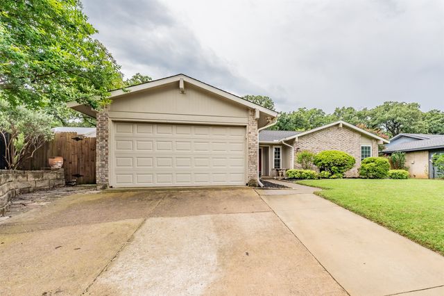 303 Shelmar Drive, Euless, TX 76039