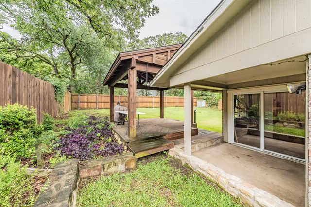 303 Shelmar Drive, Euless, TX 76039