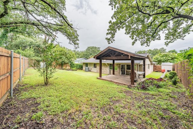 303 Shelmar Drive, Euless, TX 76039