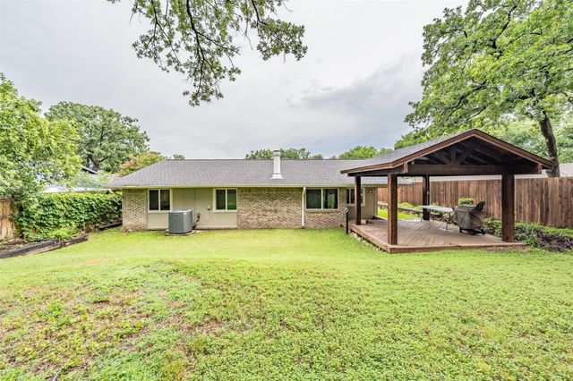 303 Shelmar Drive, Euless, TX 76039
