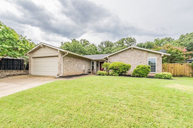 303 Shelmar Drive, Euless, TX 76039