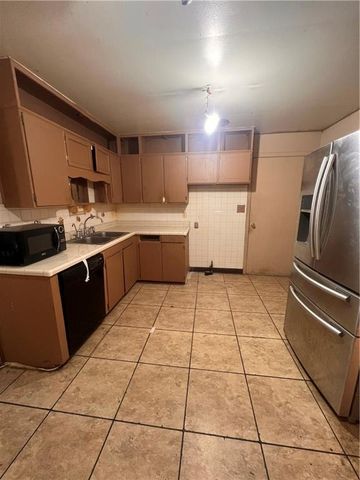 13624 Parker Avenue, Grandview, MO 64030