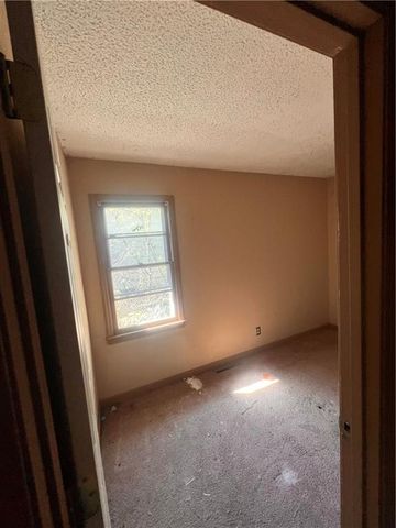 13624 Parker Avenue, Grandview, MO 64030